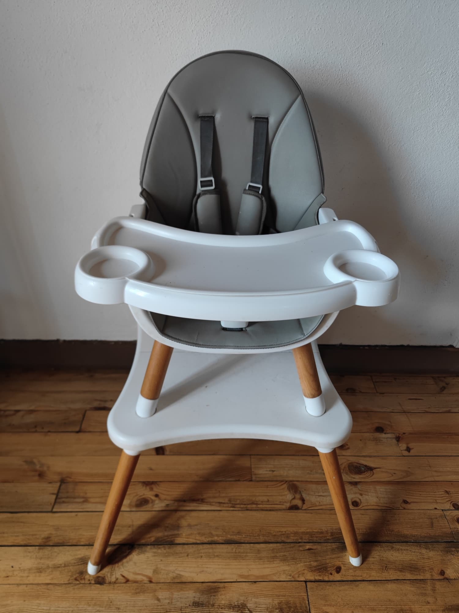 Chaise haute bébé gite Haute-Loire Famille Plus